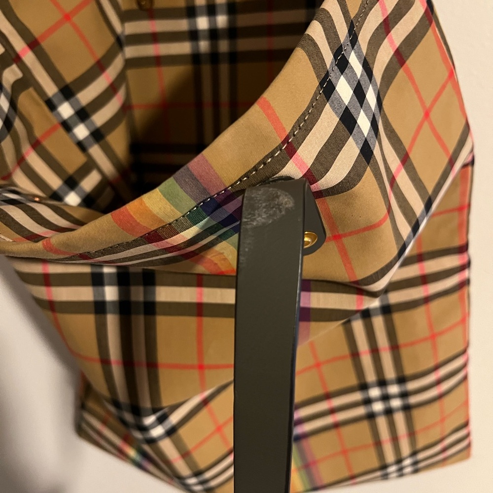 Burberry Vintage Rainbow Nova Check Pride Large Shopper Tote - Picture 6 of 7